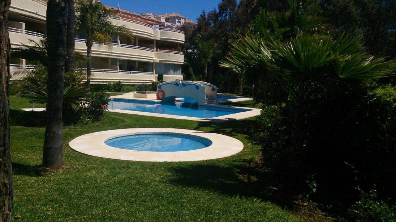 Holidays2Benalmadena Torrequebrada Sea View Front Beach With Pool Parking & Terraces Bagian luar foto