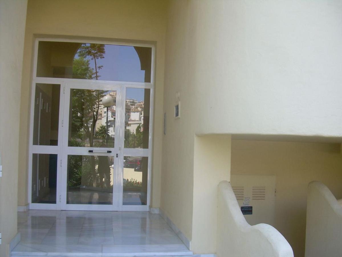 Holidays2Benalmadena Torrequebrada Sea View Front Beach With Pool Parking & Terraces Bagian luar foto